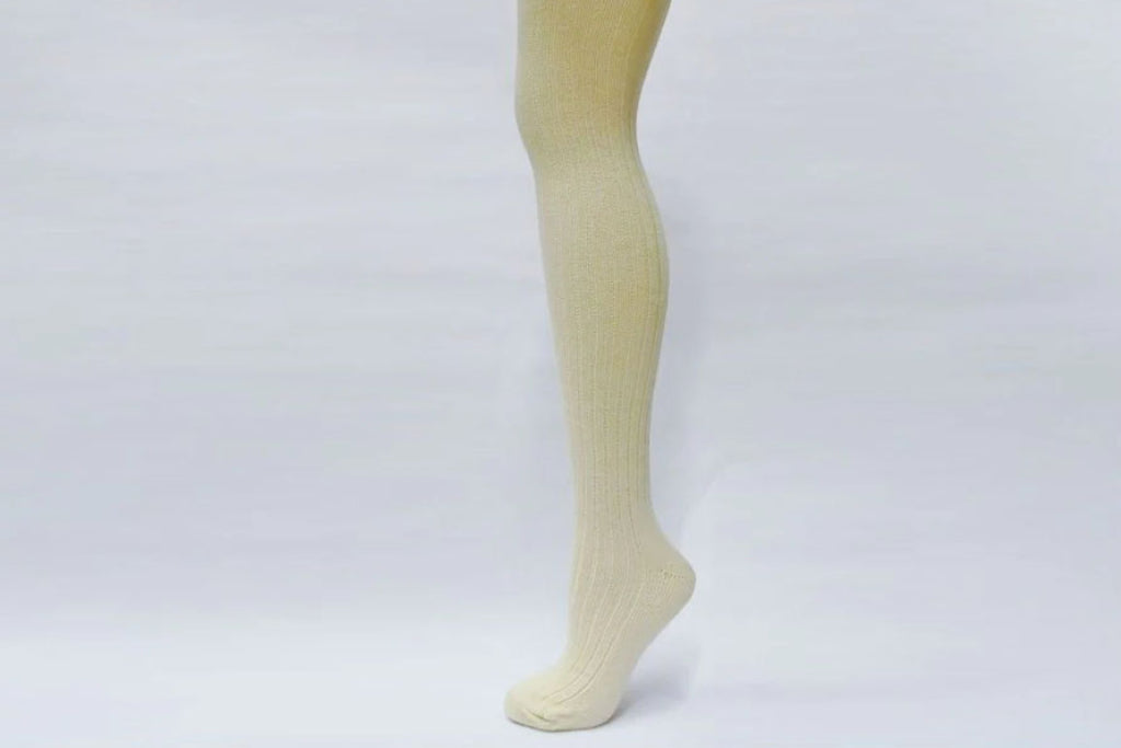 https://www.samsonhistorical.com/cdn/shop/products/18th-century-ribbed-wool-stockings-cream_1200x.jpg?v=1663780951